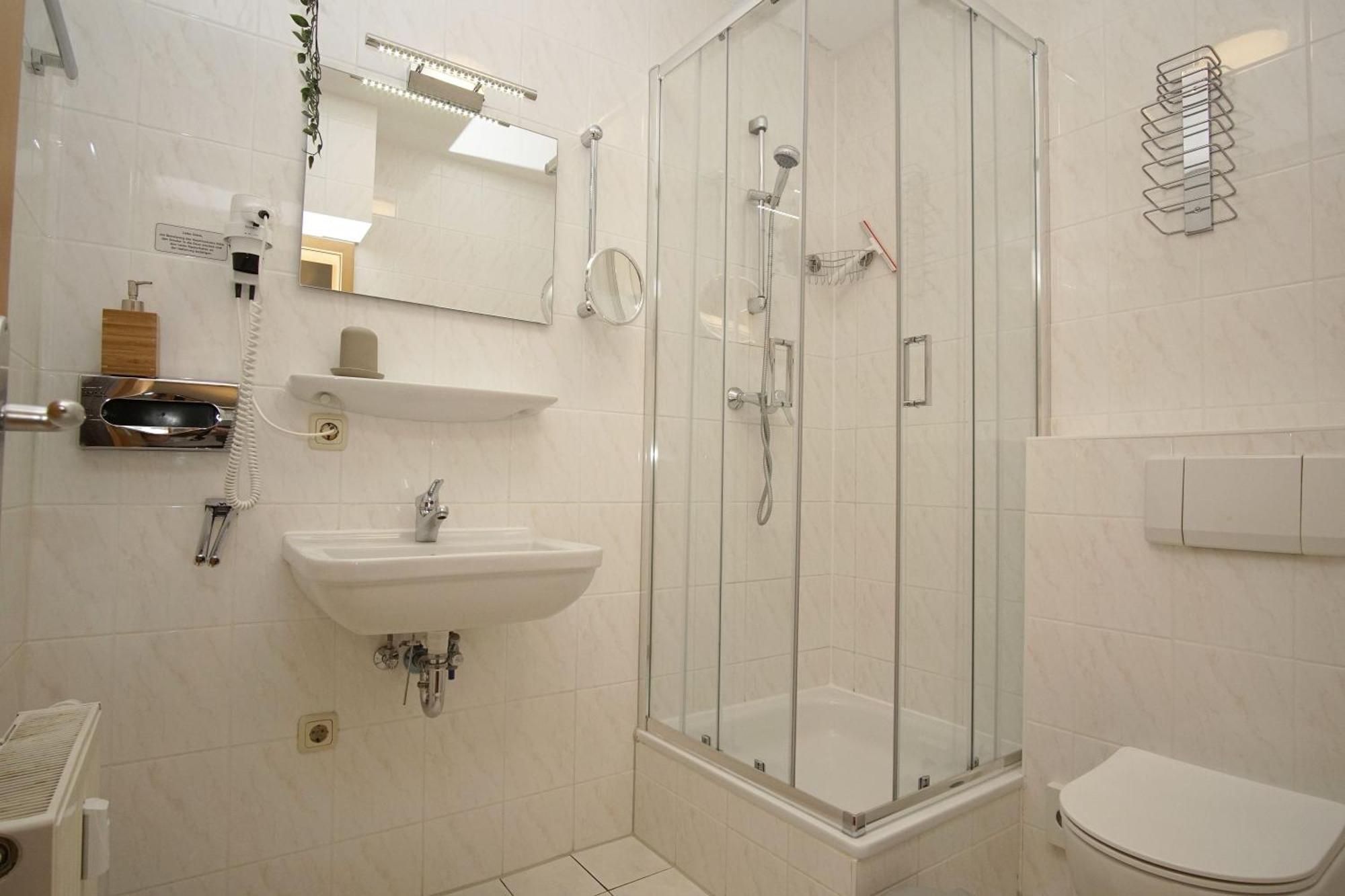 Die Ferienwohnung Ostseepanorama In Der Villa Joksch Lohme Ngoại thất bức ảnh